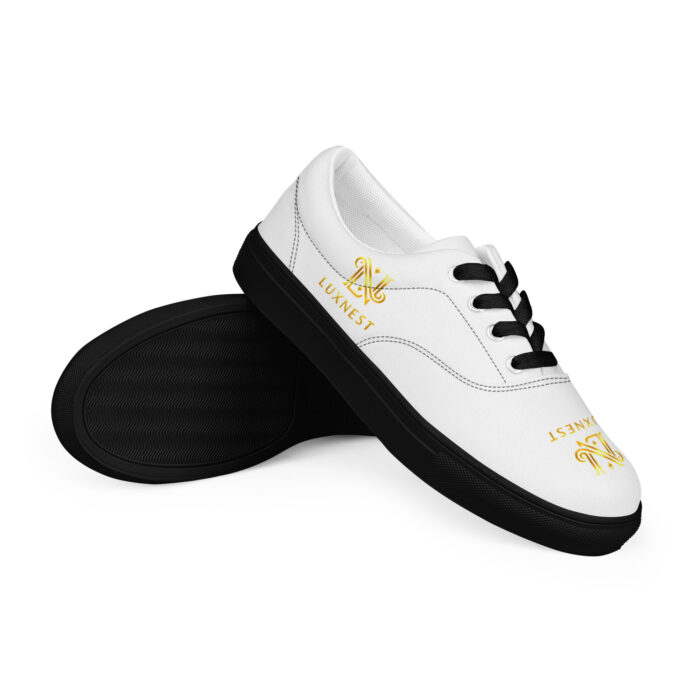 Women’s lace-up canvas shoes
