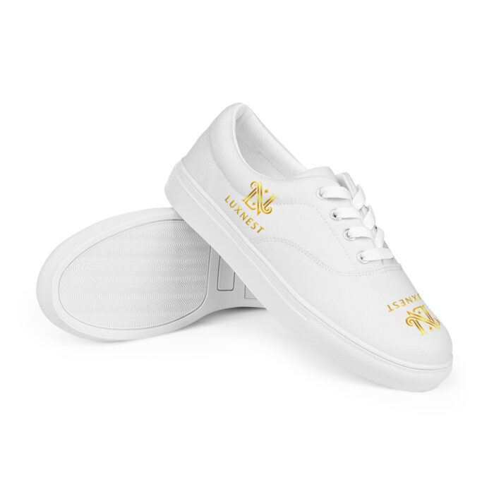 Women’s lace-up canvas shoes