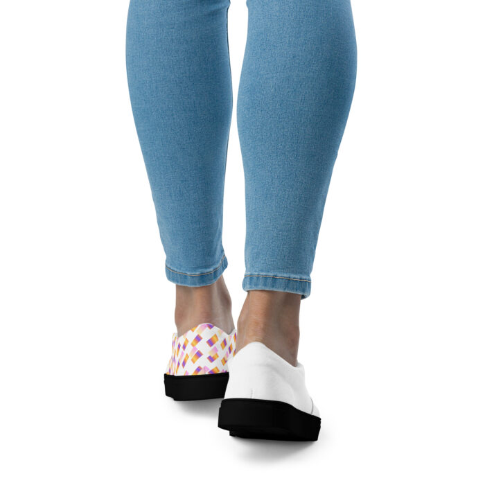Women’s slip-on canvas shoes