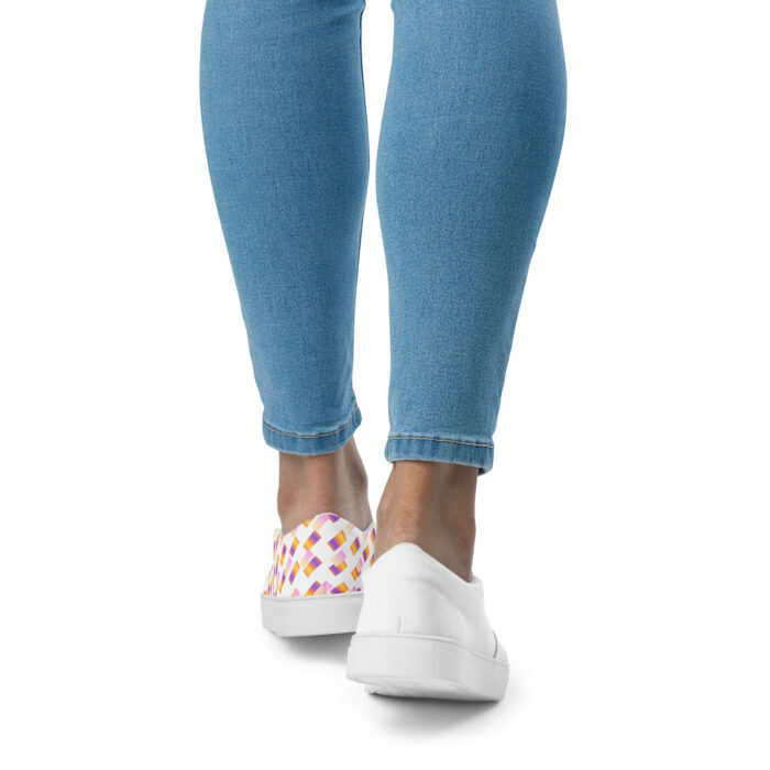 Women’s slip-on canvas shoes